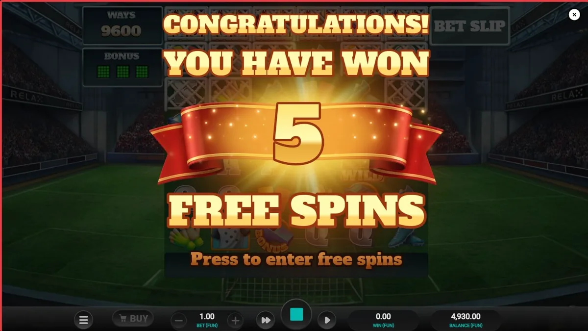 Tampilan layar permainan slot World Class Kick Off Dream Drop dengan elemen retro sepak bola